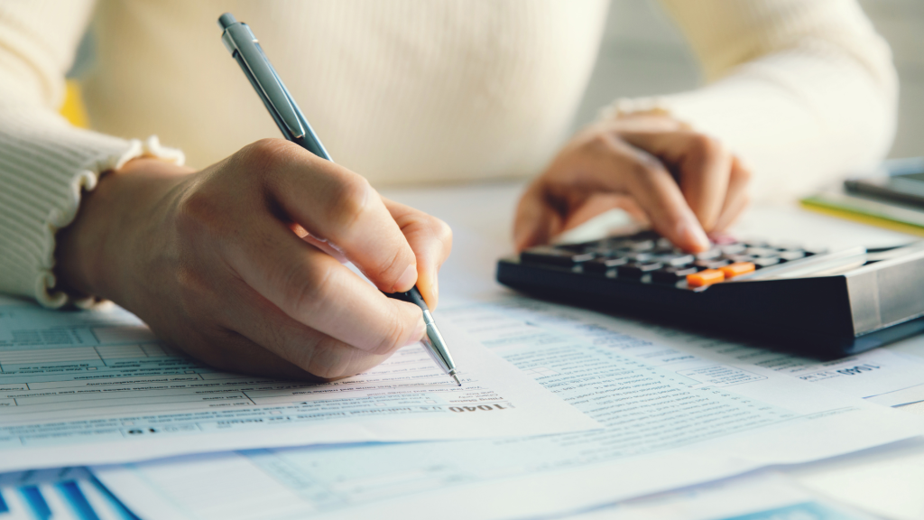 ¿Cómo minimizar impuestos en inversiones y ahorros
